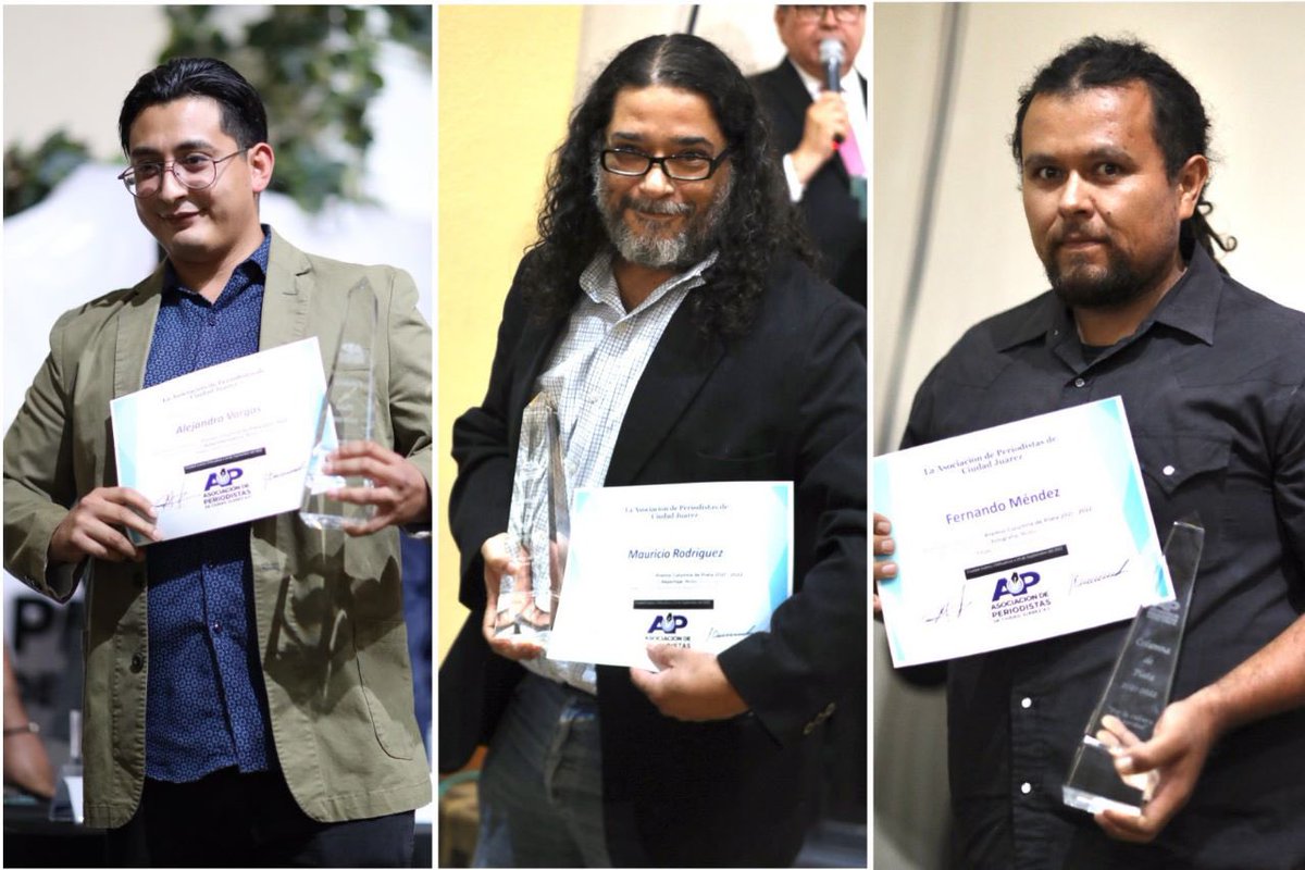 CruzPerzCuellar's tweet photo. Felicito a los ganadores del premio periodístico “La Columna de Plata” organizado por la #APCJ en su edición 2022. Tenemos una ciudad con gran talento en la cual el trabajo de muchos periodistas ha abonado por generaciones a nuestra cultura política y democrática.  📰🌆 https://t.co/LI38jfZPAe