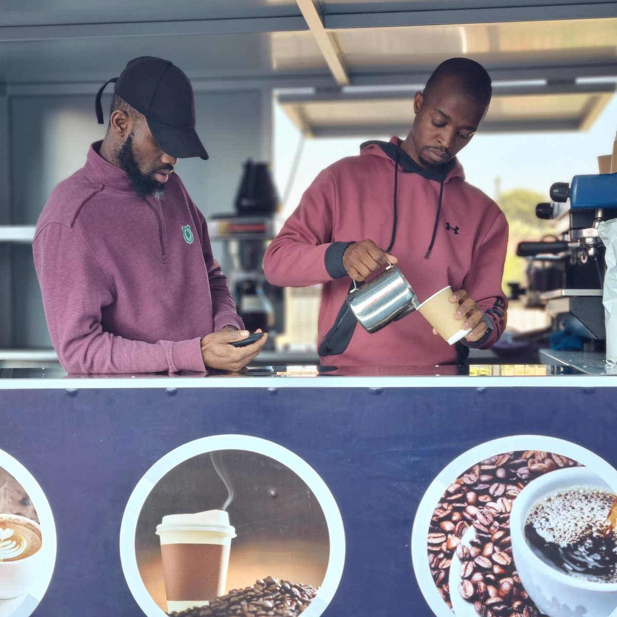 TheCoffeeSpot3's tweet photo. Thank you Top Runners Athletics Club for having us today at the Heritage 21km race☕️🏁Thank you to everyone who stopped by ❤️
#TheCoffeeSpot https://t.co/HLCzzCfy6r