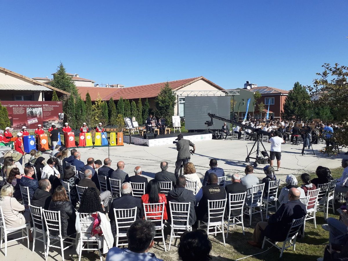 Halk TV ekranlarının sevilen programı <a href="/Serhan_Asker/">Serhan Asker</a> ile Görkemli Hatıralar programı için Melih Savaş Yaşam Köyü'ndeyiz.