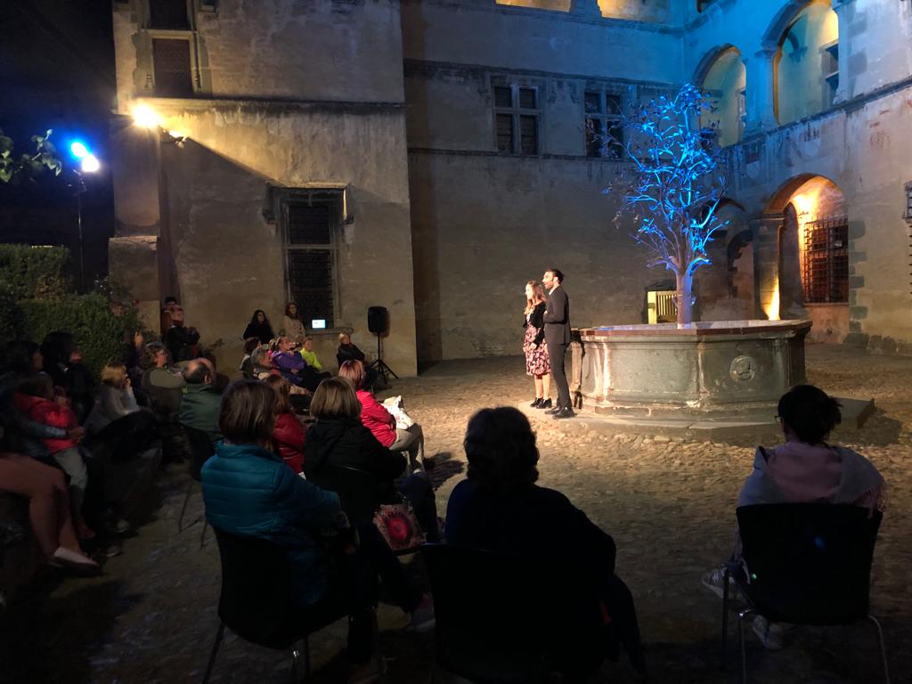 CultureVdA's tweet photo. #24settembre Vi diamo il #buongiorno col ricordo della coinvolgente #visita teatralizzata #PartitaAScacchi svoltasi ieri sera al #castello di #Issogne a cura della compagnia #Palinodie
#Oggi alle 20.30 si replica!
#PlaisirsdeCulture @Valle_dAosta @JEP_EHD @icom_italia @aostasera https://t.co/WAe8twRctc