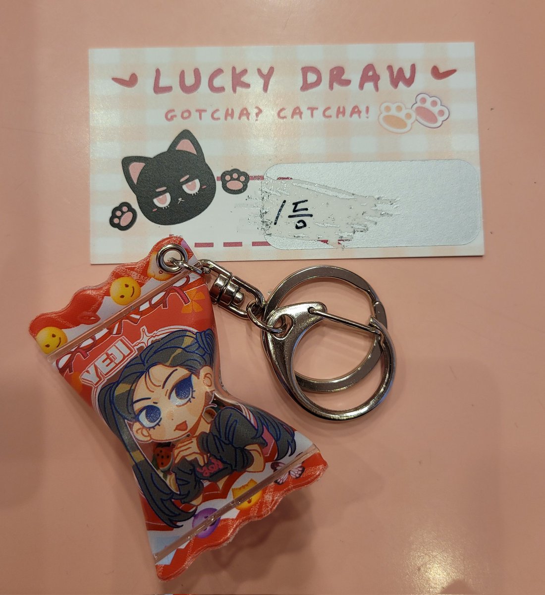 karheart_di2's tweet photo. 우와아아아앙아아ㅏ아악!!!!!!!!!!!!!!
#GOTCHA_CATCHA
#ㄱrㅈБ_ㅁトズl막øłl_열린_ㅇrブlㅈΓ두_탄신일 https://t.co/AjLDt2zasY
