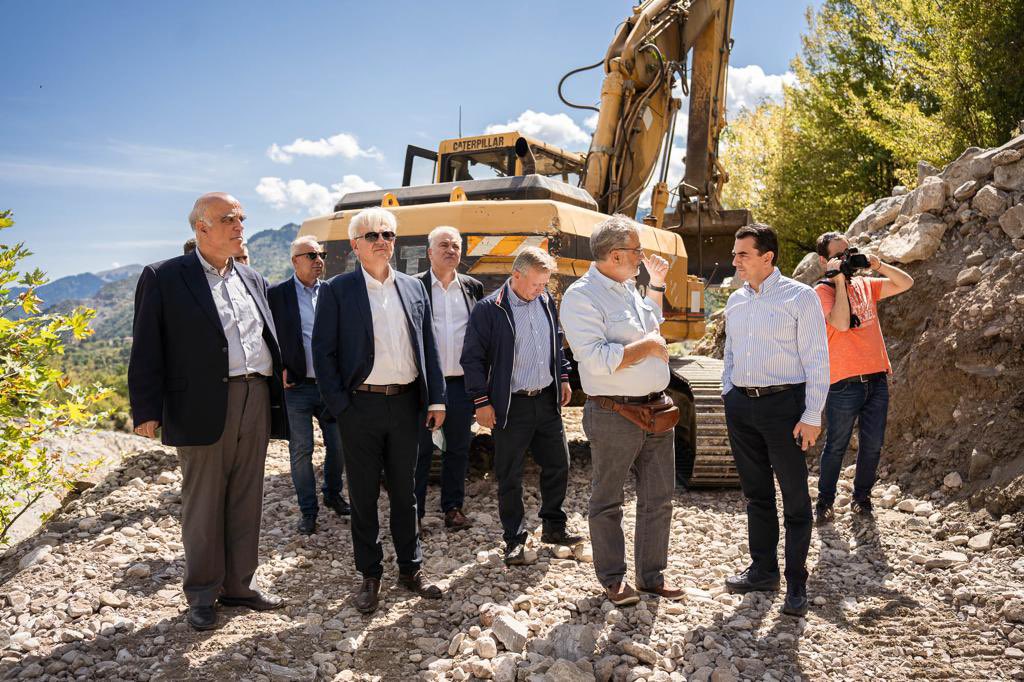 KostasSkrekas's tweet photo. Επανεκκινούν τα έργα για την ολοκλήρωση του Φράγματος της Μεσοχώρας Τρικάλων. Ένα μεγαλόπνοο έργο με οφέλη σε εθνικό &amp; τοπικό επίπεδο. 
•Παραγωγή καθαρής ηλεκτρικής ενέργειας 360 GWh ετησίως
•Τουριστική αναβάθμιση της περιοχής των Τρικάλων
•Δημιουργία πολλών θέσεων εργασίας https://t.co/IAPTVqyh7m