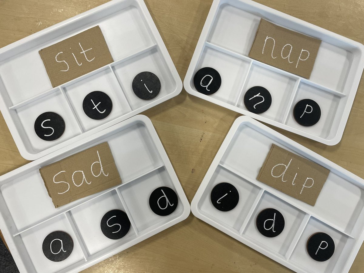MrsGriffiths7's tweet photo. These chalk discs from @cosydirect are so versatile. Here I’ve used them to write letters on. These will be on our phonics table next week to promote making words and blending! @StanleyGrovePA #phonics #eyfs #reading #earlyyears #cosyclubideas https://t.co/yVhxB8MFNv