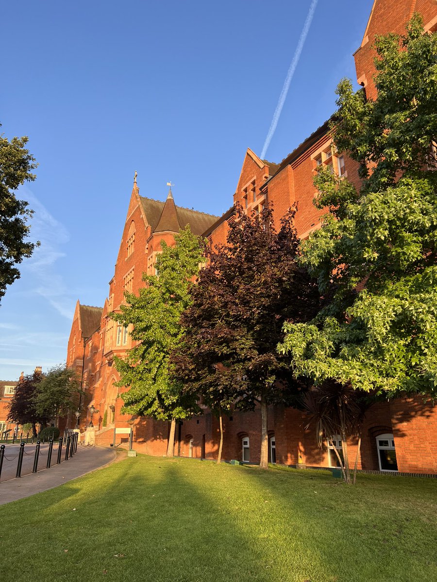 StDunstansColl's tweet photo. A beautiful morning for our Open Day. We look forward to welcoming families to St Dunstan’s from 0900
#DiscoverStDunstans https://t.co/NhaUIwrqiy