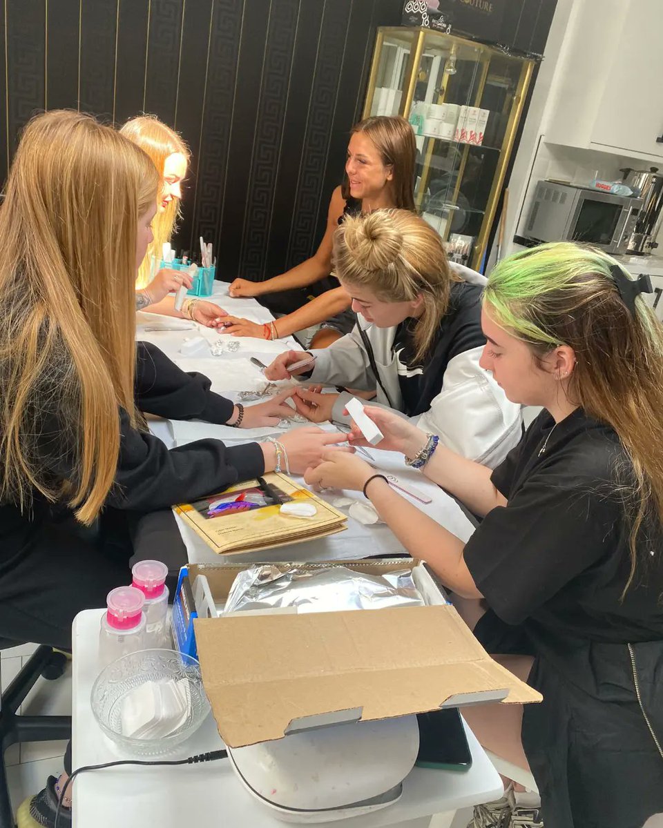 LipCouture_Shop's tweet photo. 💅 𝗚𝗘𝗟 𝗣𝗢𝗟𝗜𝗦𝗛 Course 💅

Successful Gel Polish Course Training by our tutor @tanjaradiant17 ❤️

Thank you our dear students ❤️

This course is designed to teach you how to safely perform a Gel Polish service to industry standards. https://t.co/VcZ4OHv9pu