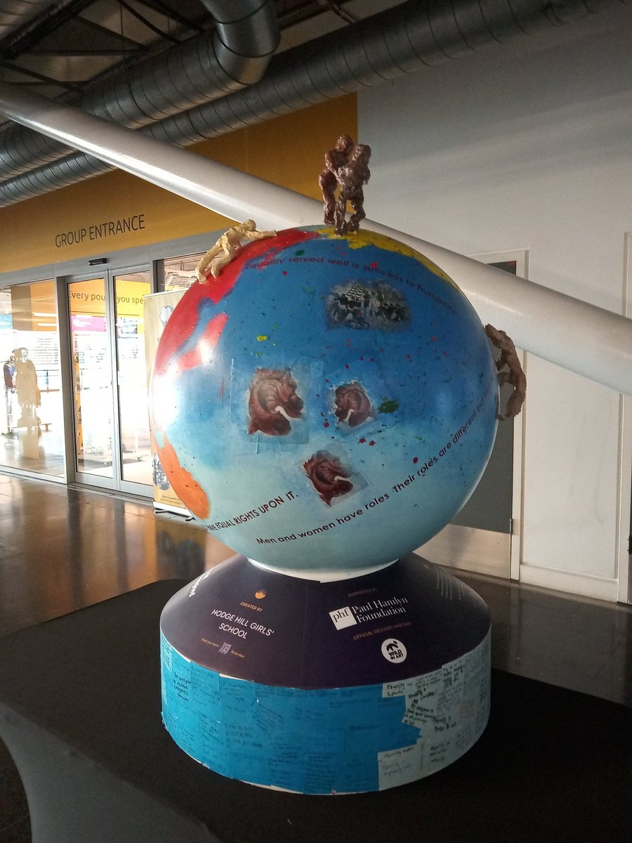Tarliebear's tweet photo. Found another amazing ball by @HodgeHillGirls for #theworldreimagined @TWR__org @skytv in @thethinktank @BM_AG #tarlietravels @eastsidebid #milleniumpoint @visit_bham @positively_brum @BMTEngage @BrumFaves @Familyfuninbham @BhamCityCouncil @BritishArts https://t.co/vEZqu9d2hb