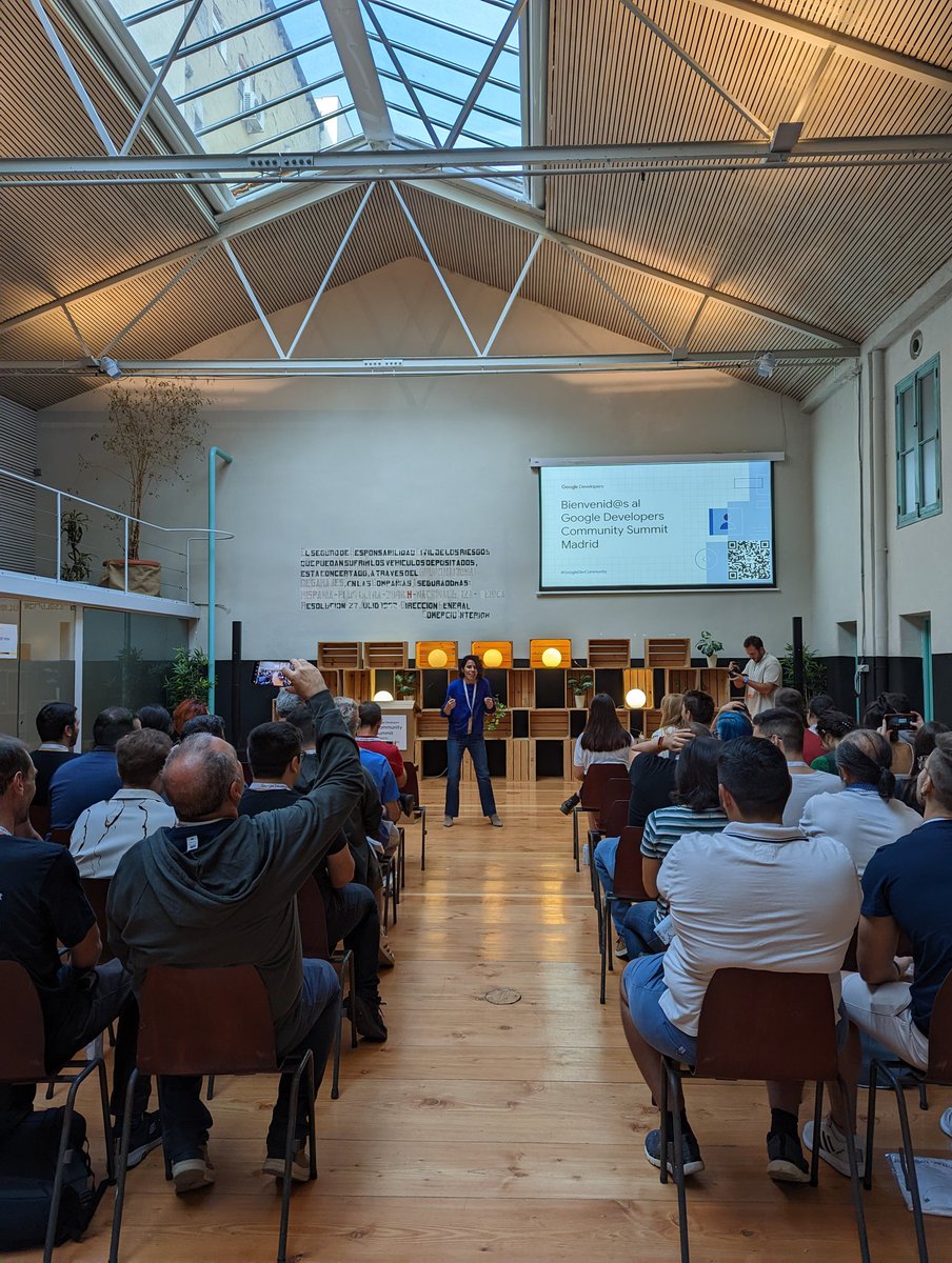 aleturin's tweet photo. Empezamos #GoogleDevCommunity Summit Madrid🇪🇸!
@GallenoGiovanna kicking off the event and energising the crowd 🙌 https://t.co/2bIKM61Ju7