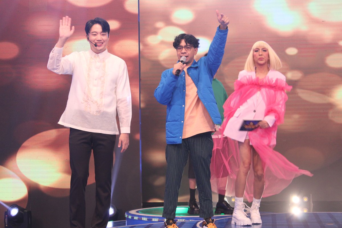 itsShowtimeNa's tweet photo. 💙💛✨Maraming salamat Madlang People, see ü bukas? chos! See Ü sa Monday! #ShowtimeOverJoy
WATCH & SUBSCRIBE HERE: https://t.co/K3Ul2lbBJv https://t.co/hCktDpmSUp