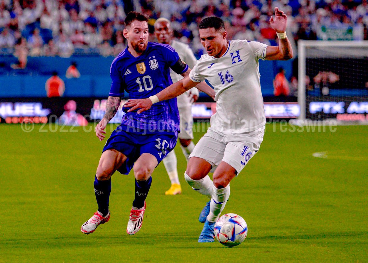 Late Tweet. 9-23-2022 — FT at <a href="/HardRockStadium/">Hard Rock Stadium</a> in Miami, Florida — Argentina 🇦🇷 3-0 Honduras 🇭🇳. With a chip in goal, a PK and a brilliant pass that led to an assist, Messi was nothing short of AMAZING, and Chris Arjoon was there to capture the action. 📷 <a href="/PicsBrit/">BritPics</a>