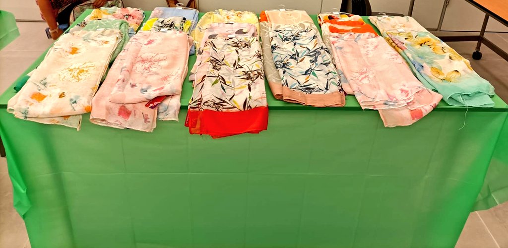 parroquiagavia's tweet photo. Ya está preparado el #rastrillo que abrirá sus puertas en pocos minutos. Miles de cositas que no te puedes perder!!! https://t.co/Ut7LusbhfQ