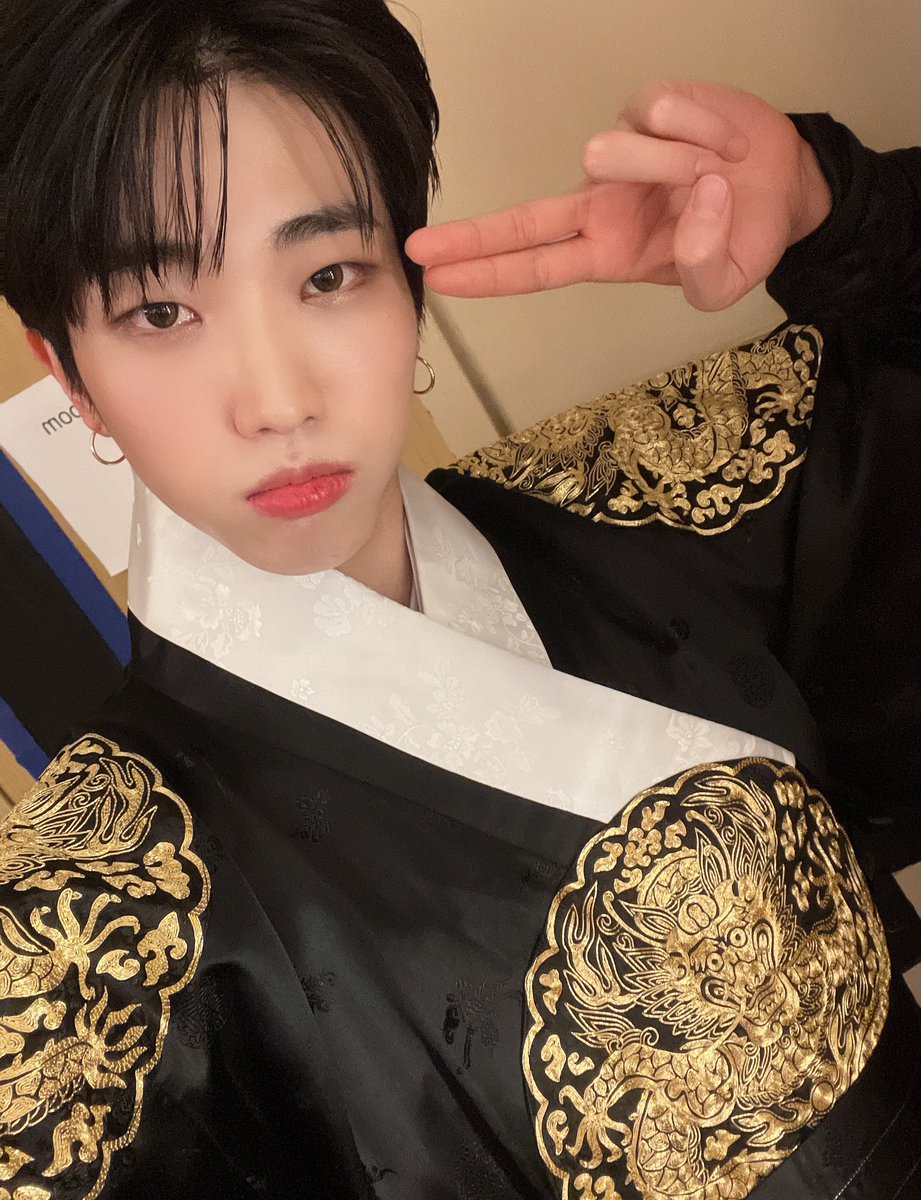 TheKingDom_GF's tweet photo. [DANN👑]

너무 행복한 시간😊🌷

#KINGDOM #킹덤 #DANN #단 https://t.co/uY99cZgQf6
