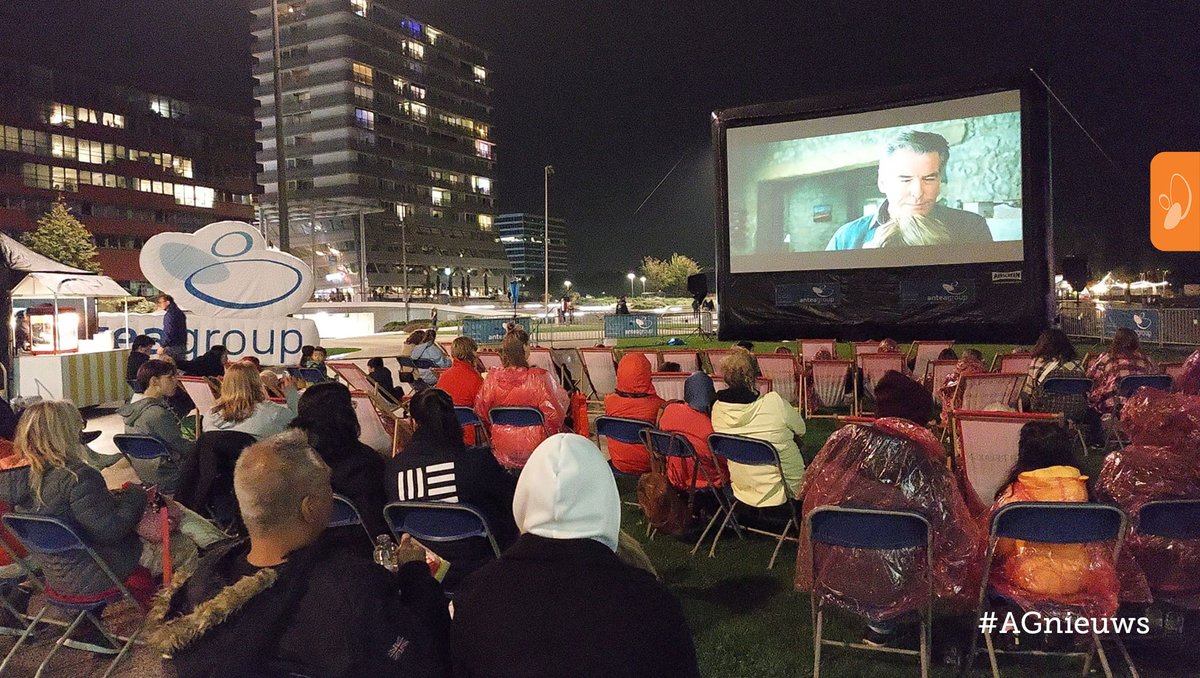 🎞 Gisteravond werd het Uitfestival van Almere geopend met een film die door Antea Group aan de bezoekers werd aangeboden. Ook kregen zij een preview van onze video over de 𝗘𝘀𝗽𝗹𝗮𝗻𝗮𝗱𝗲 die we maandag op onze social media kanalen delen!