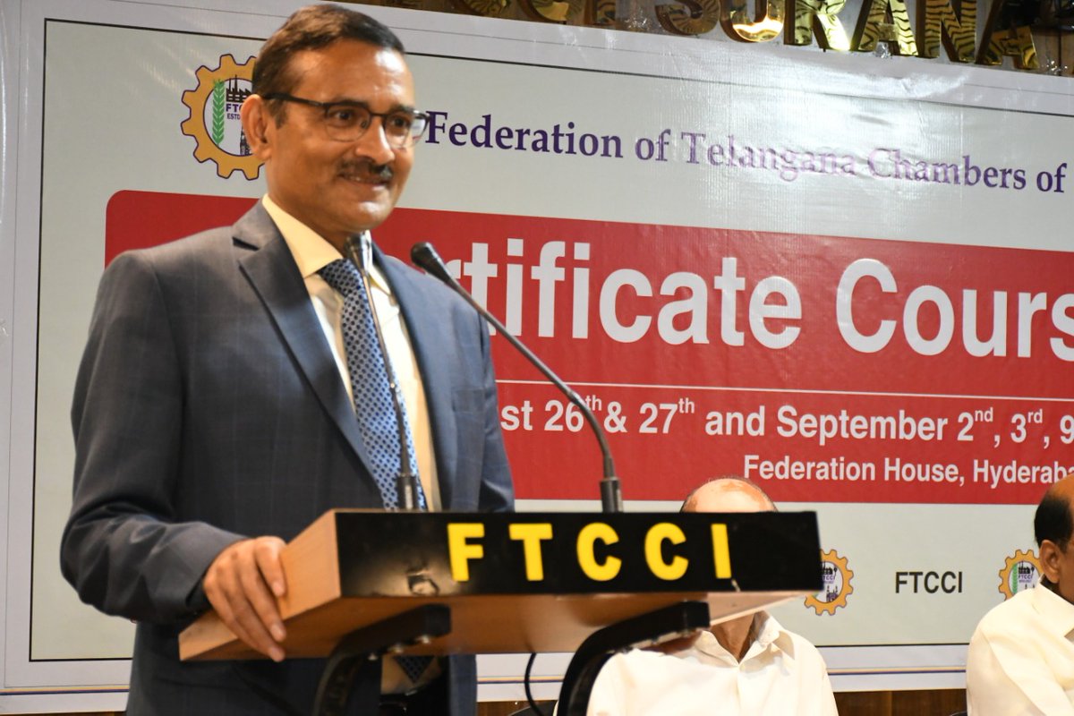 FTCCI's tweet photo. Shri RS Maheshwari, IRS,Commissioner GST audit 2 #Hyderabad presented GST certificates to the participants during the GST certificate course  valedictory session organized by #FTCCI at Hyderabad 

#GST https://t.co/IHcveDql8M