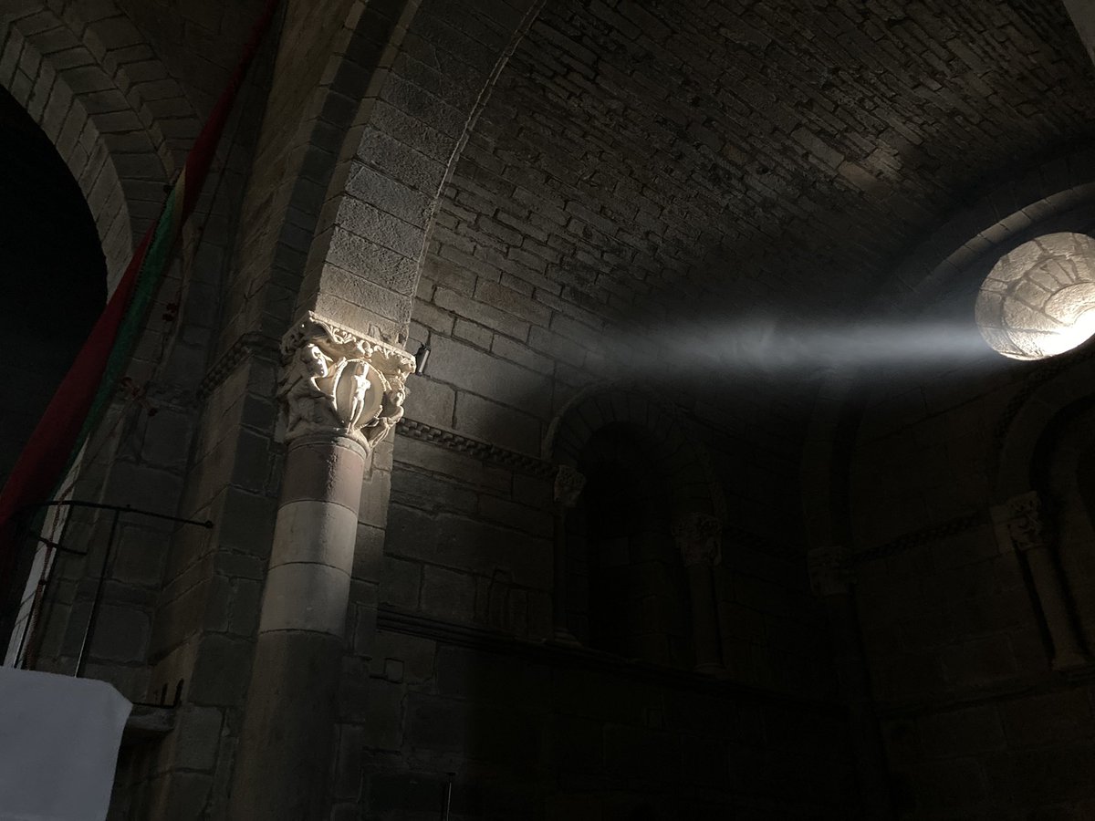 CinematografoEl's tweet photo. Luz equinoccial en la iglesia de Santa Marta de Tera. Un momento mágico. Cines de otros tiempos… 

#Equinoccio #romanico  #santamartadetera #Zamora  #hazturismoporzamora #zamoraenamora #castillayleon https://t.co/ErtHSvjpIS