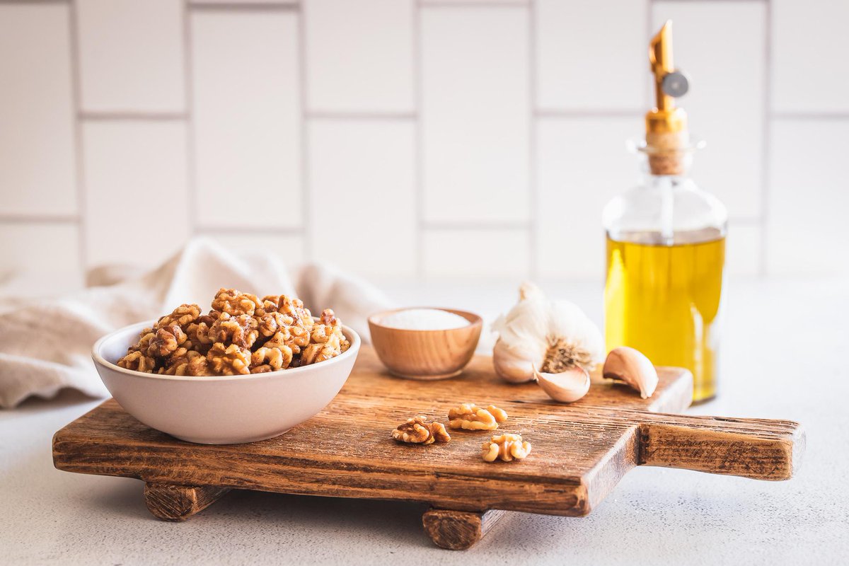 CaWalnutsIndia's tweet photo. Don't count your snacks but make your snacks count. A handful of California walnuts offer a combination of protein, fiber, and good fats, which makes them an excellent snack.

#CaliforniaWalnuts #MakingEverydayHealthy https://t.co/DWwh5GeehQ