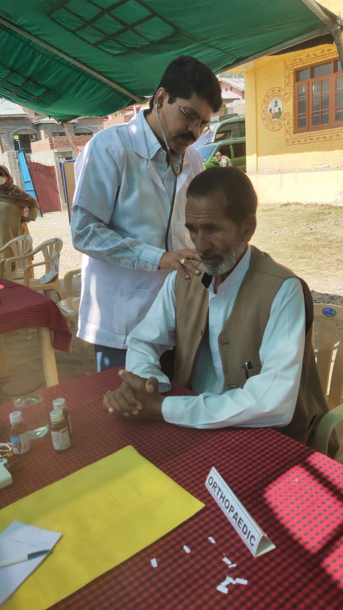awazebaramulla's tweet photo. Medical Camp at Baramulla : 24 Sept 2022

Borderless world Foundation a Nasik based NGO and #IndianArmy organised a medical camp at Upper Primary Health Centre at Old Town, #Baramulla

@adgpi @ChinarcorpsIA @NorthernComd_IA @ajaychandpuria1 #health #NayaKashmir #Doctor #Kashmir https://t.co/hGmTgmBCAo