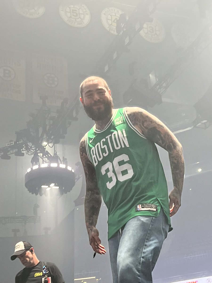 conanhbo's tweet photo. Some of my favorite pics from tonight’s show #PostMalone #TDGarden (please don’t steal) https://t.co/cBYTNszCrJ