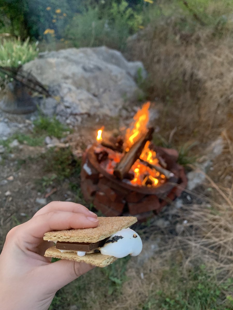 opinhanated's tweet photo. I made s’mores this year with cinnamon sugar graham crackers 😋 so much better that way.
#PepsiSmores #Sweepstakes https://t.co/6TWWduqIc8