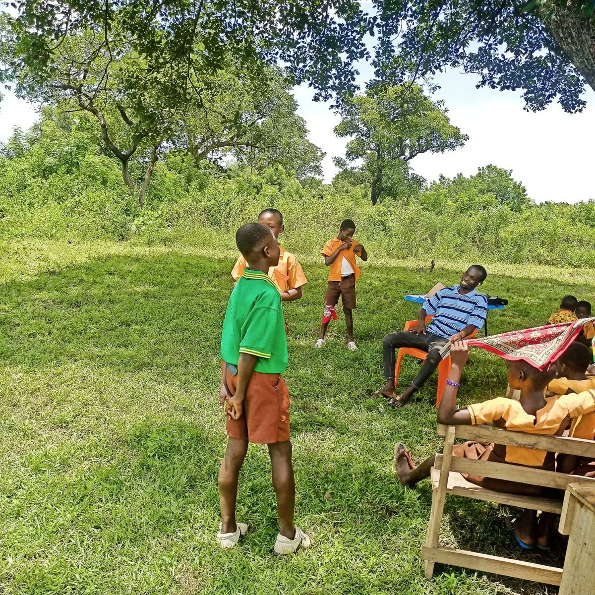 Mawuli_K_Fianyo's tweet photo. Looks like my students and I have a new a Friday activity. 
#ReadingFridays #Stroytime https://t.co/8oeUvf4HJK