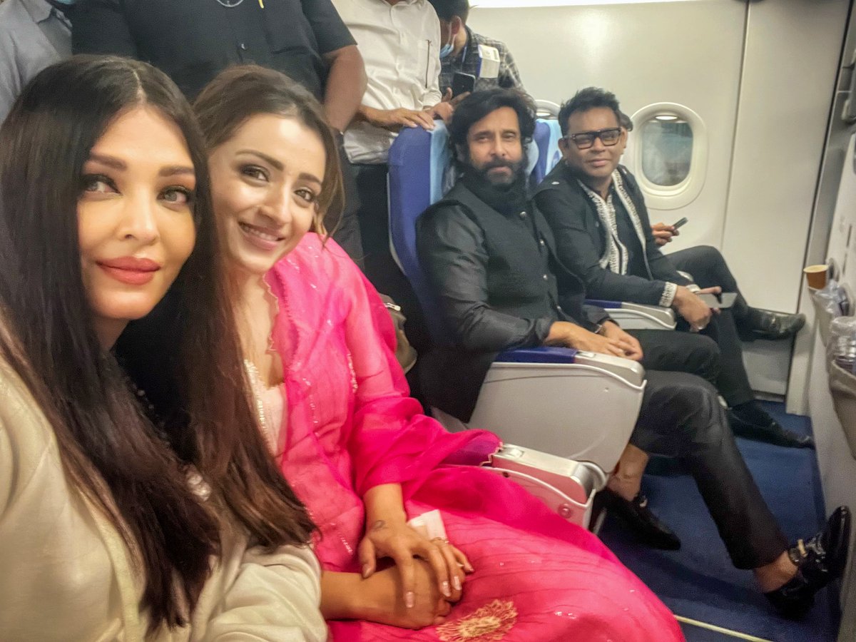 LycaProductions's tweet photo. Good Morning Mumbai! 🙏🏻 Here we come! 🤗✨

#PS1 🗡️  #PonniyinSelvan1 🗡️ 

#ManiRatnam @arrahman @MadrasTalkies_ @LycaProductions @tipsofficial @chiyaan #AishwaryaRaiBachchan @trishtrashers https://t.co/LyuNlMXKeO