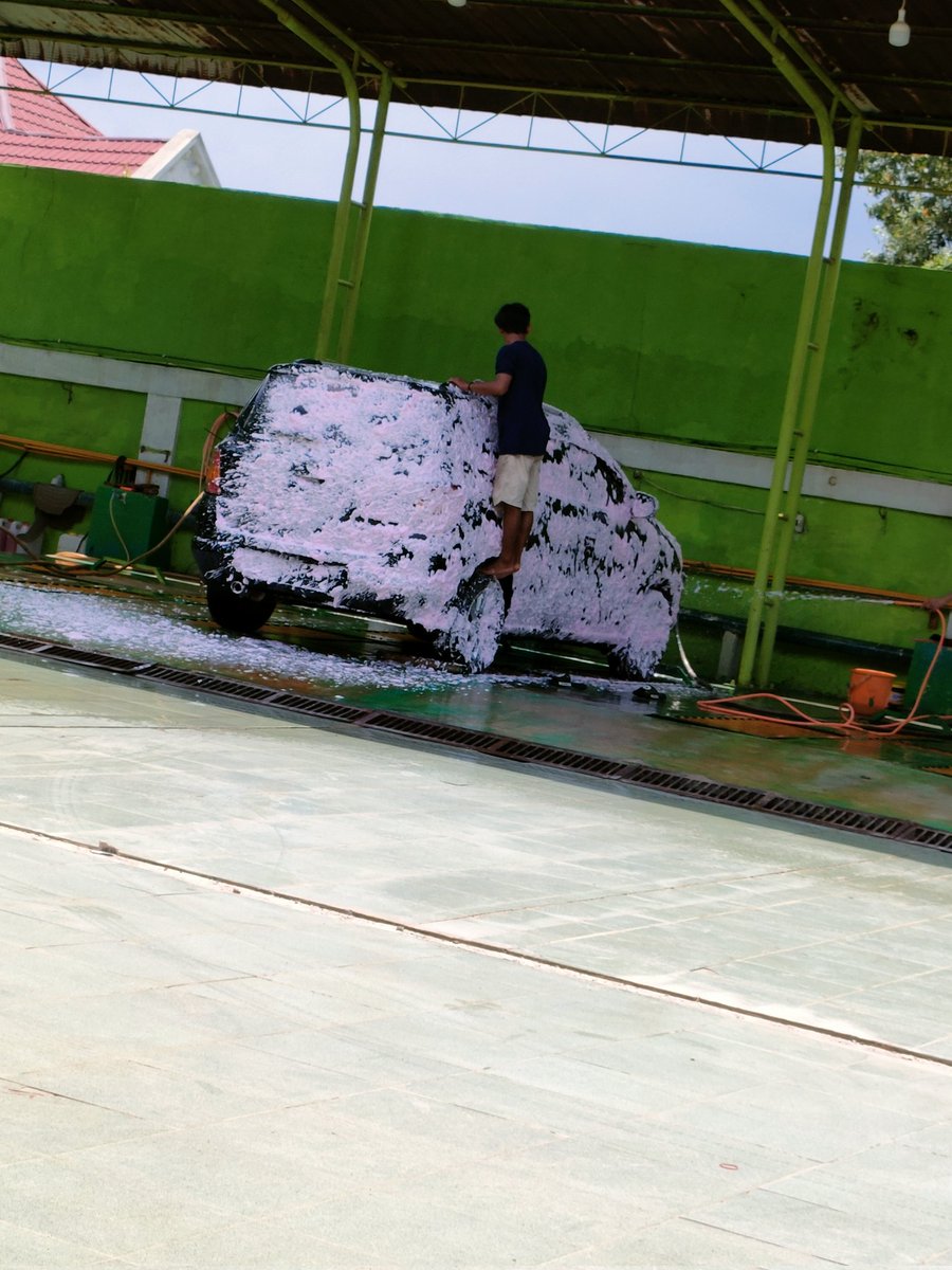 ArifversDraMoon's tweet photo. Mandi dulu, biar mantap malam minggunyaaa https://t.co/ohvQkYmah0