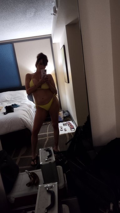 I got covid at Fetcon and finally feeling back to normal. Mostly. Still really tired everyday, but I'm<a href="/tag/smokingfetish"class="tags"><span>#smokingfetish</span></a>