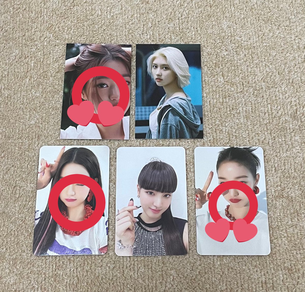 OkyuO9's tweet photo. @_m_jangwon リプありがとうございます(⁎ᴗ͈ˬᴗ͈⁎)
こちらの2枚が交換可能なのですが、3:2もしくは2:2での交換は可能でしょうか？ご検討よろしくお願いします＞＜ https://t.co/7KazDfXrdJ