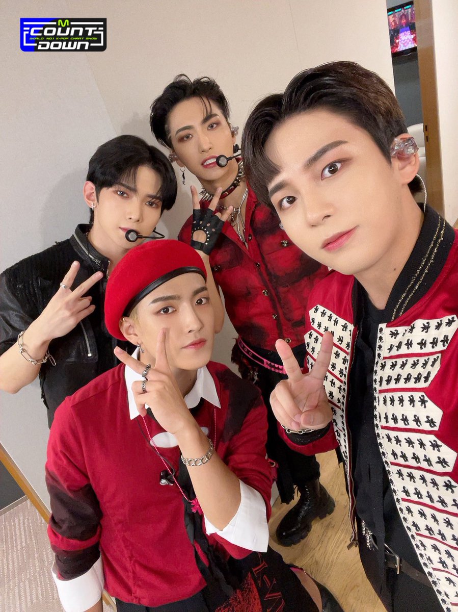 403ev's tweet photo. 아나키스트 해적단의 은밀한 취미 https://t.co/DAQyI8NOJp