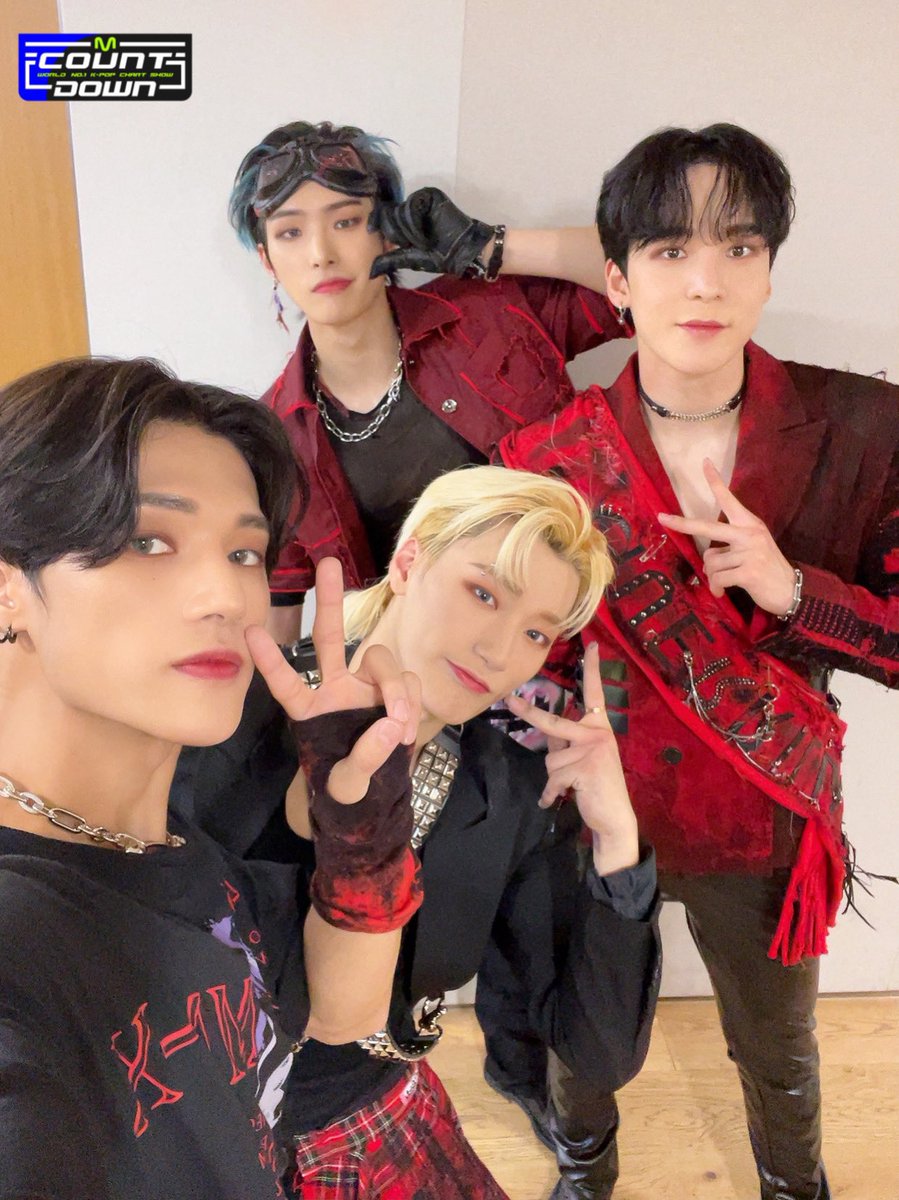 403ev's tweet photo. 아나키스트 해적단의 은밀한 취미 https://t.co/DAQyI8NOJp