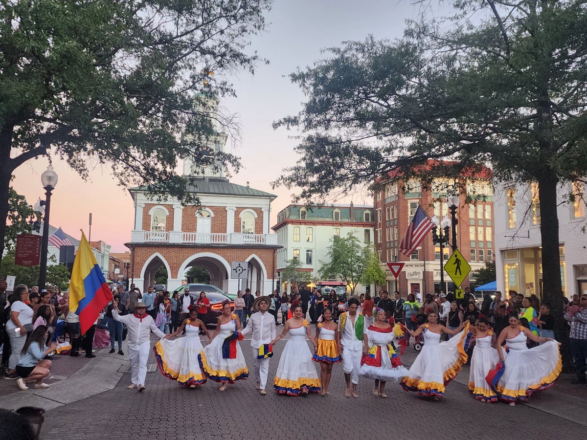SraLopezNC's tweet photo. ¡Viva Colombia! #LatinoFestivalFayettevilleNC
#CCSWL2022 https://t.co/7eY0Y4HvE3