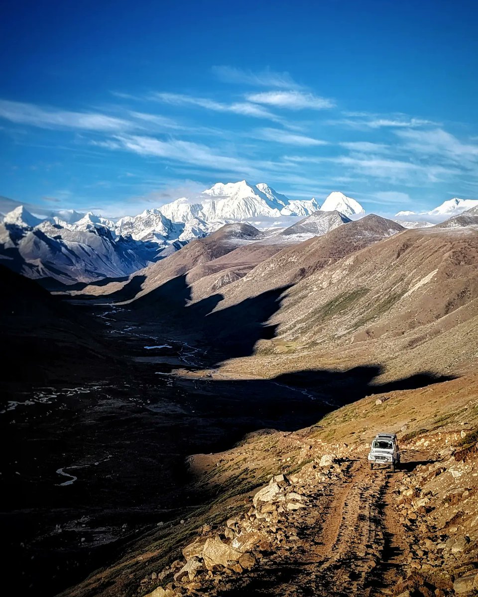 the_third_pole's tweet photo. Before you set your foot onto the mountains, the real adventure begins on the road. 
Starting our journey for Tasha la pass, we hit the road early in the morning from Muguthang to Naku (16500ft) which was our last road head for this trek.
@easterncomd 
@adgpi 
@trishakticorps https://t.co/QaDadfaLYR