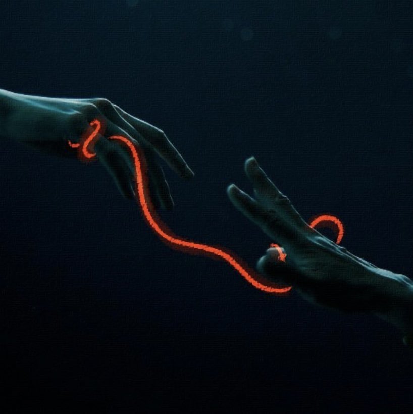 LAljrAaniL's tweet photo. I think the soul goes deep into the hand and fingers #killingeve #villanelle @IamSandraOh https://t.co/dsyvEad0bC