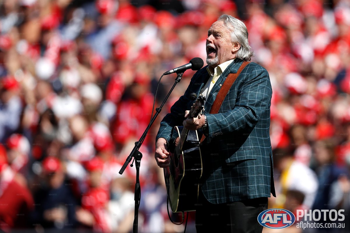 AFL's tweet photo. What a vibe!
#TelstraPreMatch | #AFLGF https://t.co/jx7we9OXIQ