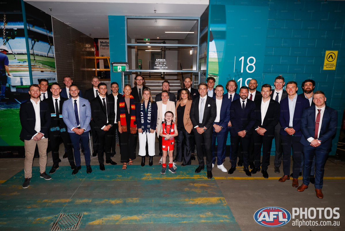 AFL's tweet photo. What a vibe!
#TelstraPreMatch | #AFLGF https://t.co/jx7we9OXIQ