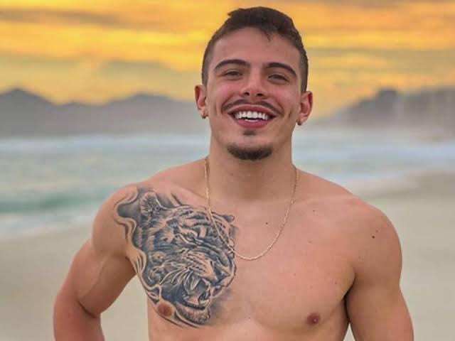 bArmy_____'s tweet photo. A fazenda 12/A Fazenda 13/A Fazenda 14 
Biel                     Mc Gui           Thomaz 
Eu acho que tem muita semelhança 
Eita #AFazenda #AFazenda14 #FestaAFazenda https://t.co/IUdrTLuCIy
