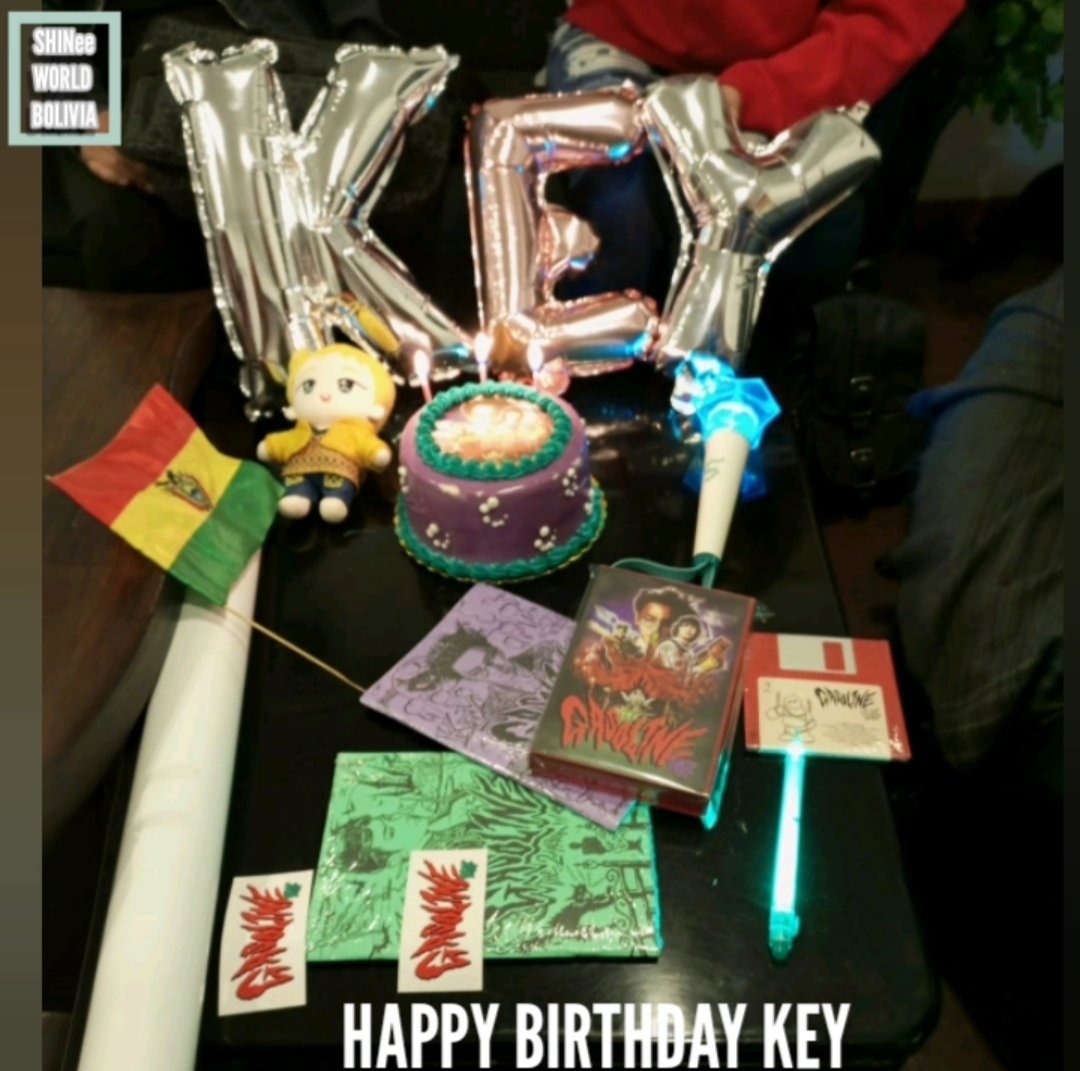SHINeeWorldBO's tweet photo. 23.09.22 [#HAPPYKEYDAY],🎂

En este 23 de Septiembre como cada cumpleaños de nuestro amado Kim Kibum queremos agradecer por cada momento de felicidad que nos da, como fans nos sentimos muy felices de celebrar tu hermoso nacimiento te amamos y siempre estaremos apoyandote.💗
 #Key https://t.co/8h2t8muPsC