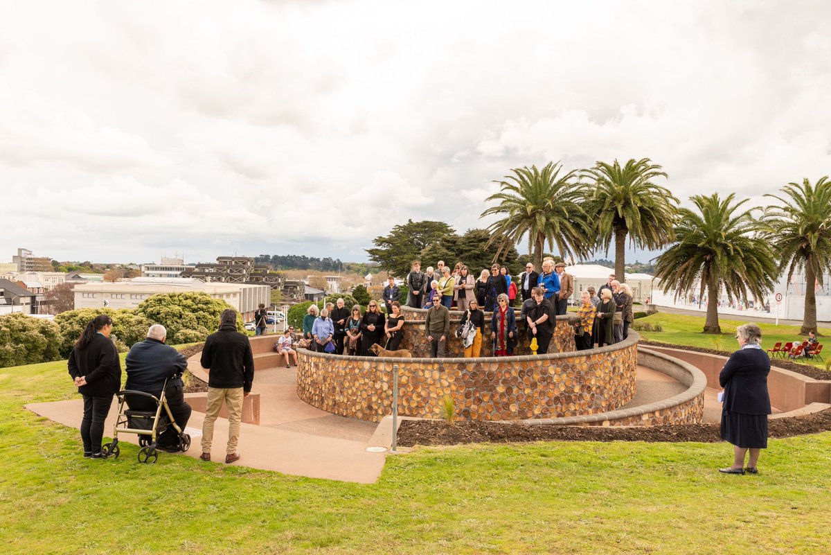 PeaceThroughUn2's tweet photo. Thank you for joining to celebrate the 20th anniversary of Handspan on the International Day of Peace 2022
#peace #Handspan #Whanganui #peacethroughunity #internationaldayofpeace https://t.co/XroYGSGdPy