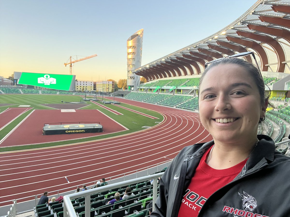 GeerPsych's tweet photo. As a track athlete, there’s something so surreal about being at Hayward. Knowing that Olympians trained there and competed in Olympic trials there. It’s humbling to share the track with the legends and feel that #HaywardMagic. https://t.co/42UMR85eFo