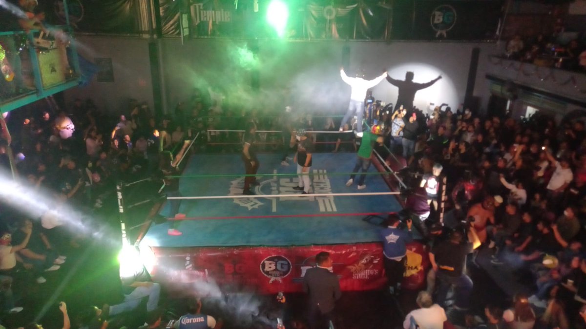 LaTijeraLucha's tweet photo. #ActionJackson y #Random, donde al final llega #TheTigger para retar al integrante de la #BlackGeneration por lo que es atacado por la facción creada desde el #BandidosGym y salen las criaturas del #Kaos comandadas por #Cibernetico, quien anuncia un nuevo integrante #MrElectro... https://t.co/T4he6CdL8l