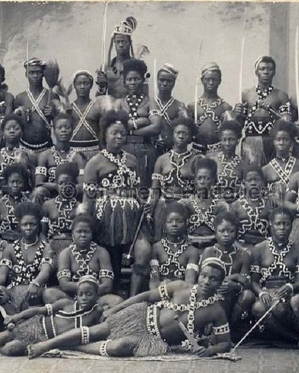 ericagimpel's tweet photo. 5. Thank you mzle_le and bisabutler for sharing these photos.
The Dahomey Amazon’s 1800’s

Photo/Sources: Collectie Stichting Nationaal Museum var Wereldculturen; New York Public Library; photographer K. Gunther
@BisaButler #Mzlele https://t.co/ytpFChffuQ