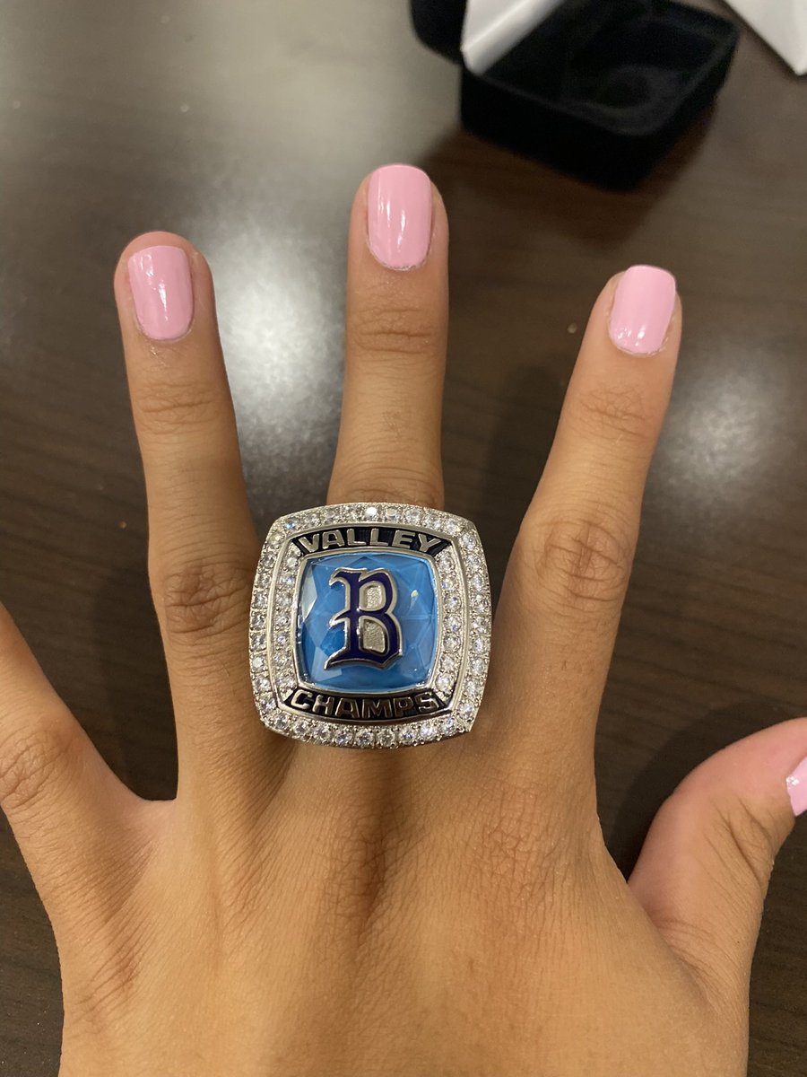 juliannam2024's tweet photo. Something came in today!! Still unreal to me.. @BHSKnights_SB @BullardSports https://t.co/3FVT85BOED