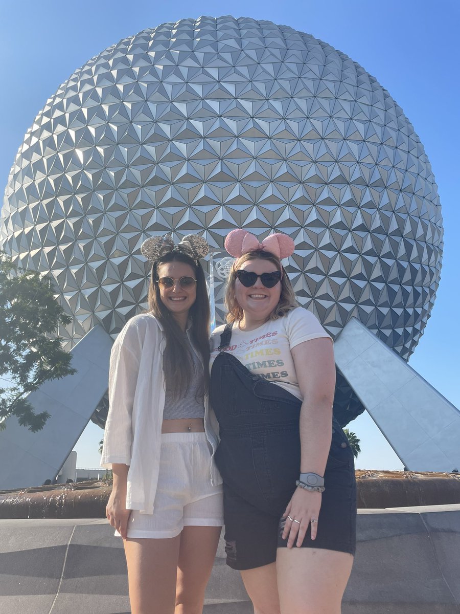 Elizabeth Barnitt tweet media