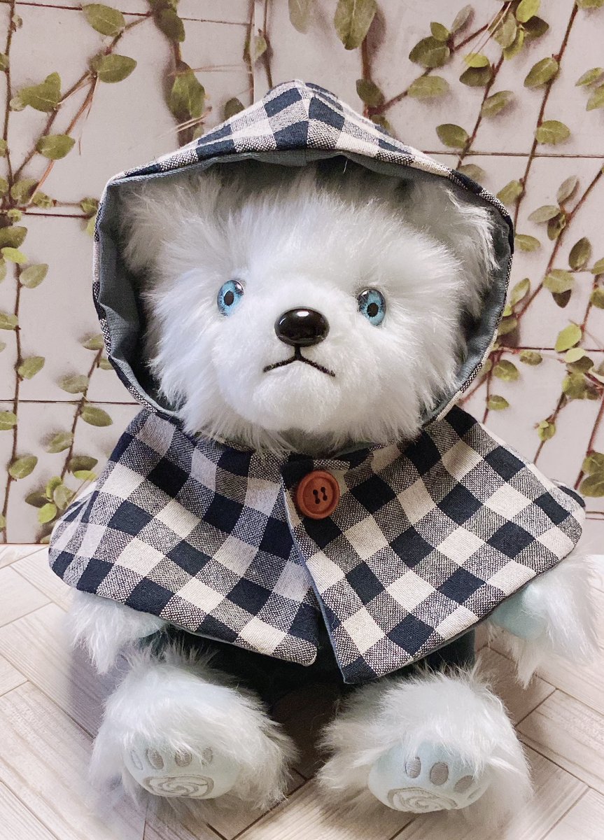 「ㄜとʓベアにもポンチョ※公式さまの素敵なお洋服の上に着せてしまってごめんなさい 」|倫子(´◡`๑)のイラスト