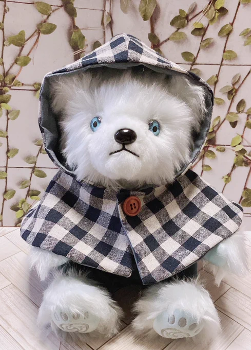 ㄜとʓベアにもポンチョ※公式さまの素敵なお洋服の上に着せてしまってごめんなさい 
