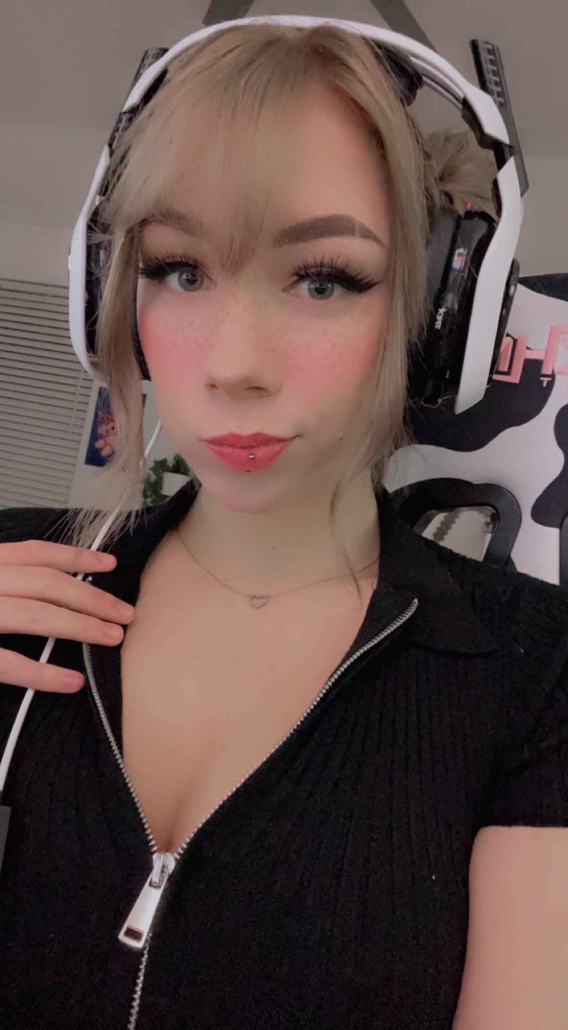 LittleSpoonz CEO of Kissing Dads on Twitter: "It’s late but who wants