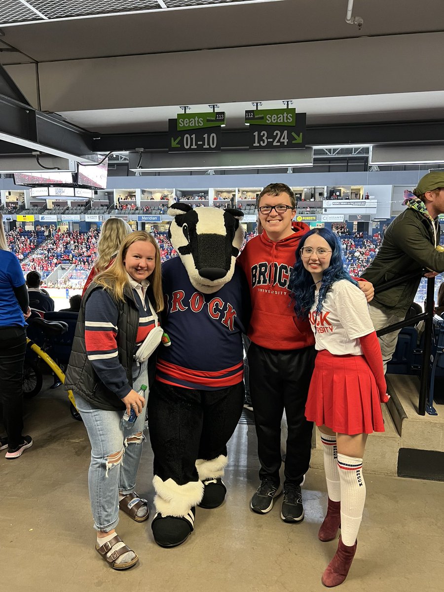rohalloran00's tweet photo. What a great day! Today we helped kick-off the year with #Homecoming celebrations including the #GrapeStomp and #SteelBlade. 

So exciting to see all the students bringing their Brock Spirit and representing at @BrockUniversity. https://t.co/mE01EpBtgU