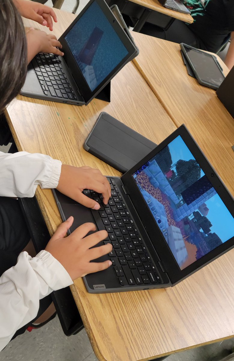Our <a href="/PlayCraftLearn/">Minecraft Education</a> Lunch Club is up and running. So many students engaged in the challenges. This is why I love mentoring and advocacy. #el4lausd #empoweredbyiti #cs4lausd #cs4all #esports