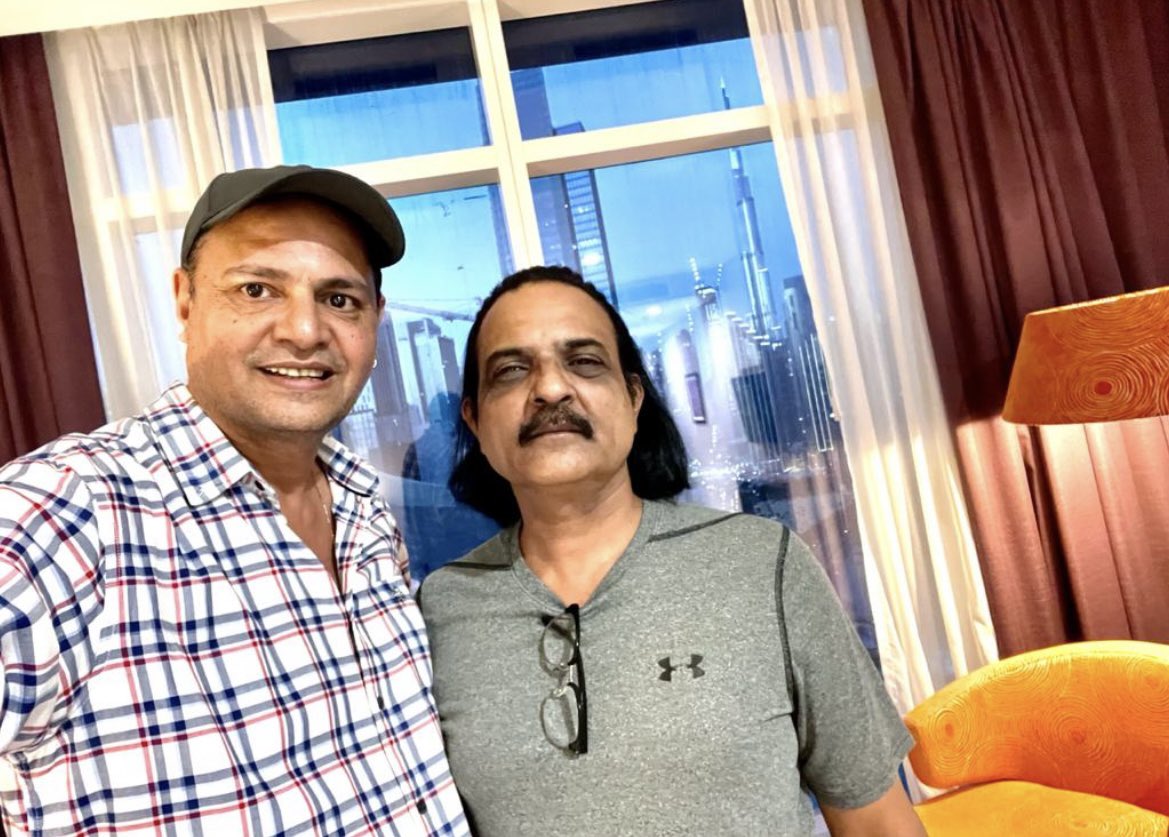DhoopAshwini's tweet photo. Happy birthday @manojsoni24 . Big hug 🤗 https://t.co/zoyGadQr9L