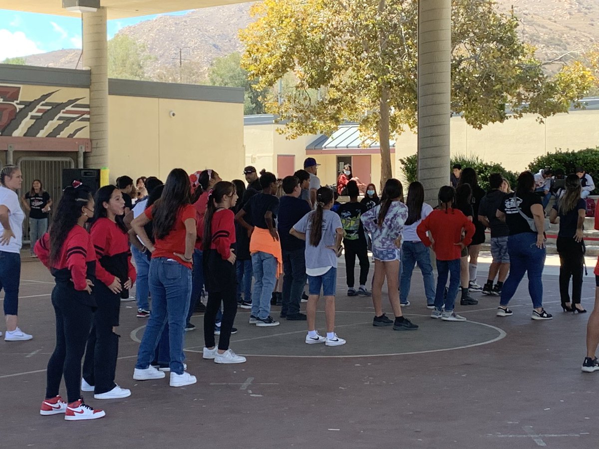 We had another very fun Friday Activity today at lunch. Students worked together to compete in a three legged race, students learned some salsa dance steps, and we ended it with the Macarena. Thank you to ASB, World Language Club, and our Dance Team advisor! #MVUSDSparkles