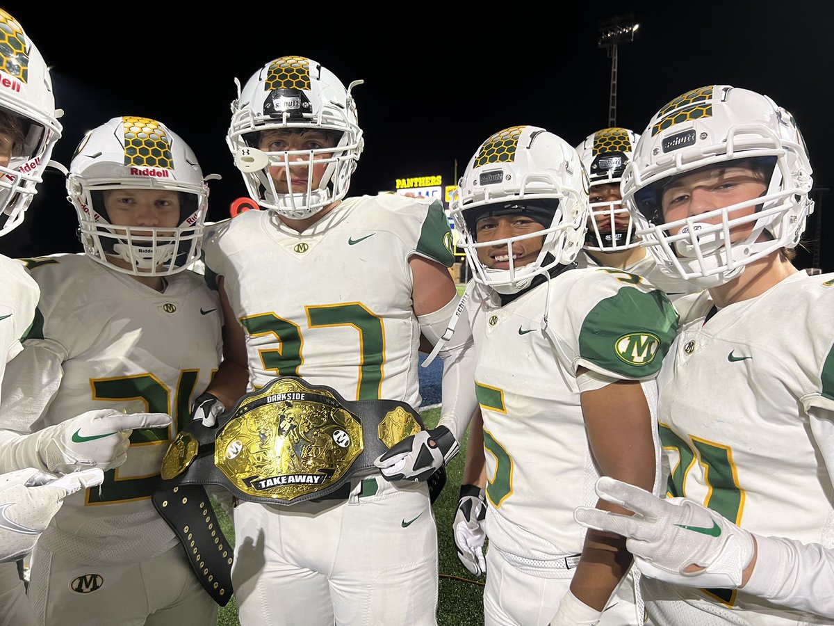 CoachBowers59's tweet photo. The Brand New Takeaway belt thanks to @FGBSportsPhotos got good use tonight!! @TDanny_3 started us off with a “Moss”some pic! @HulveyTallen with a pic 6 and a scoop &amp; Score and blocked punt!! 🎩 trick and finished off the day with a pounce by the big cat @RaheJesse https://t.co/oYc6raKXzP